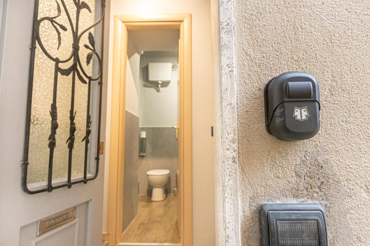 Giano Host - I Teatri Apartment